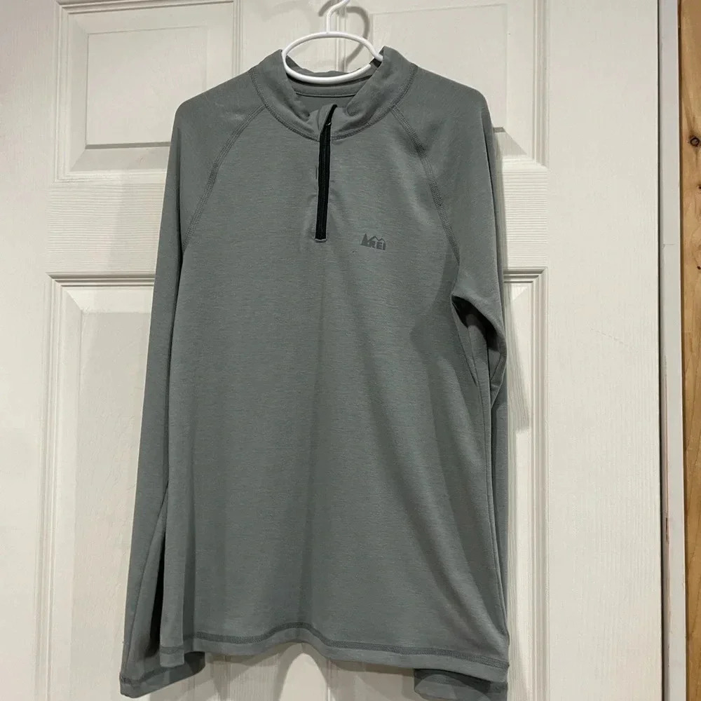 The North Face Kids Medium 10-12 Grey Long Sleeve Tech Tee 1/4 Zip Quarter